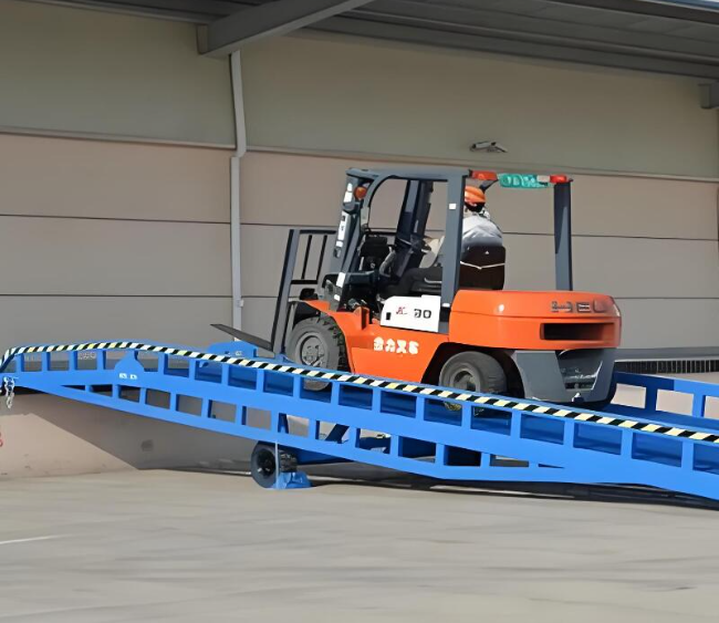 新余移动式卸货平台（叉车用）